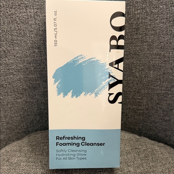Amazon Other - Amazon Refreshing Foaming Cleanser - Light Blue